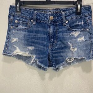 American Eagle distressed ripped slouchy‎ shortie